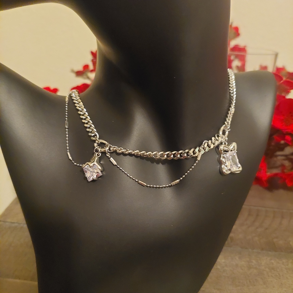 Elegant Silver Necklace with Crystal Accents